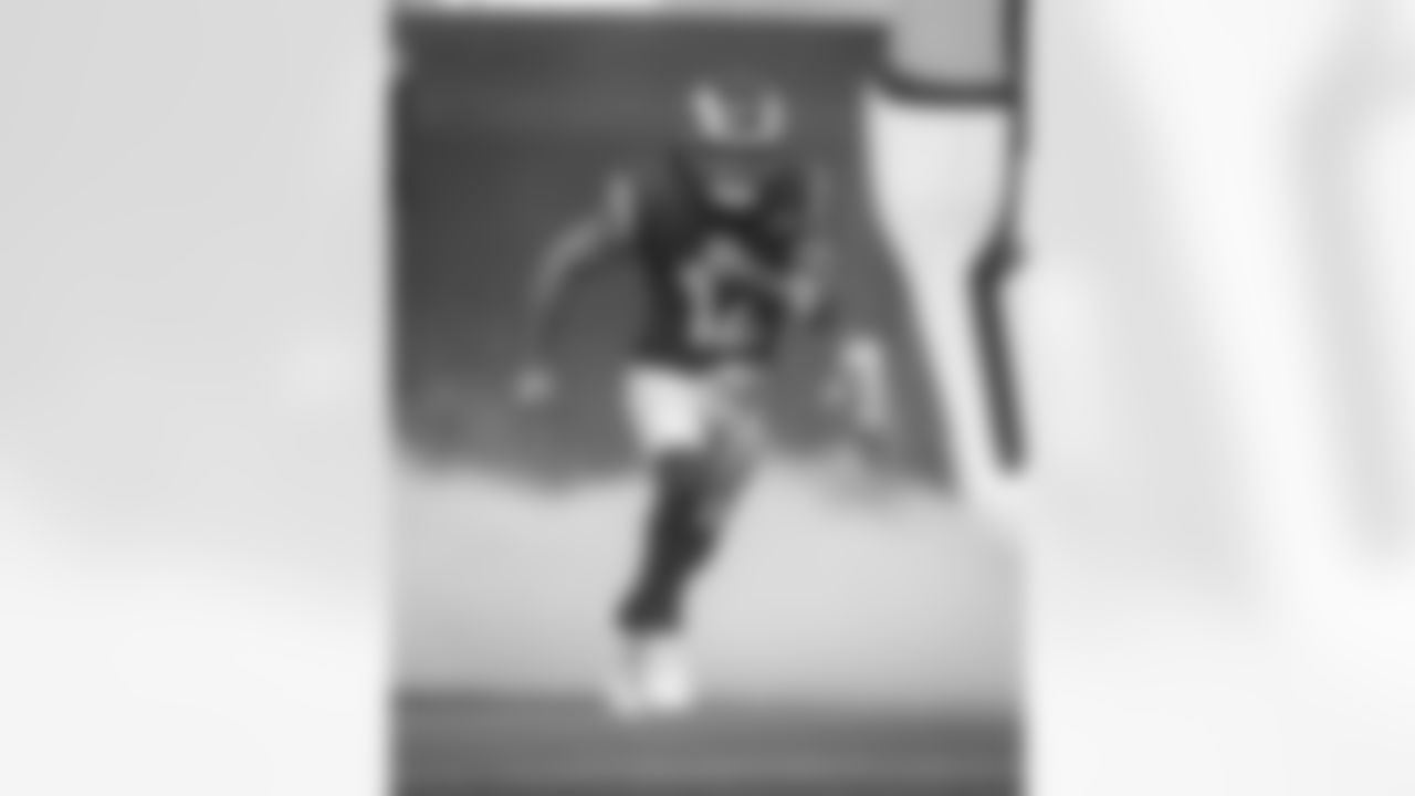 The Los Angeles Rams take on the Detroit Lions in week 15 of the 2025 NFL regular season.