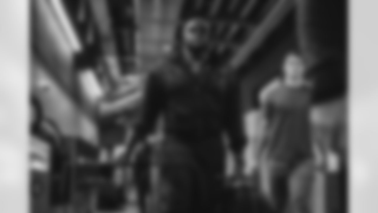 69 OL Kevin Dotson arrives at Levi's Stadium for today's matchup against the 49ers