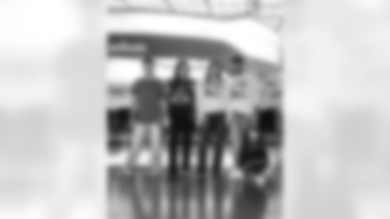 The Los Angeles Rams take on the Arizona Cardinals in week 18 of the 2025 NFL regular season.