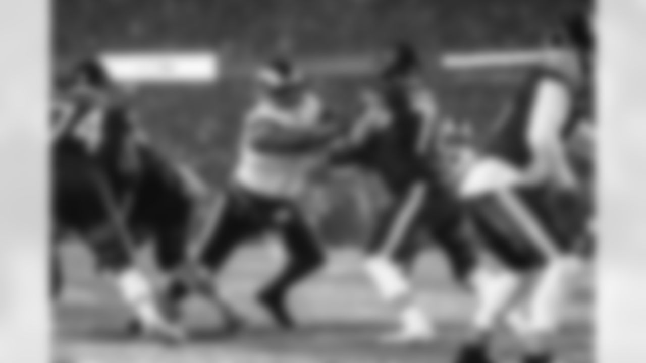 The Los Angeles Rams take on the Chicago Bears in the divisional round of the 2025 NFL post season.