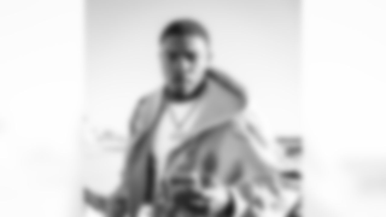 E_251206_Regular_Season_Week_14_Travel_BT_0069