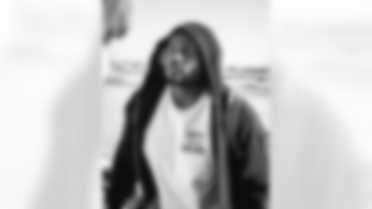 E_251206_Regular_Season_Week_14_Travel_BT_0065