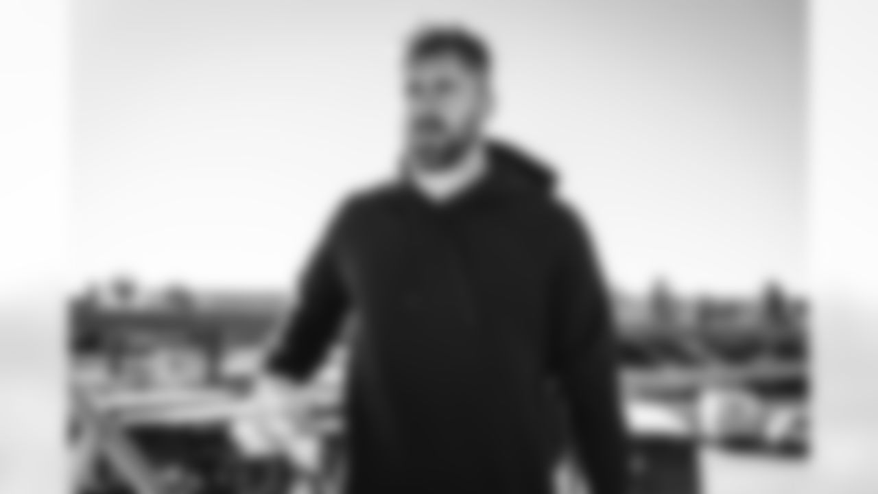 38 TE Nick Vannett travels to Carolina for Wild Card matchup vs. Panthers