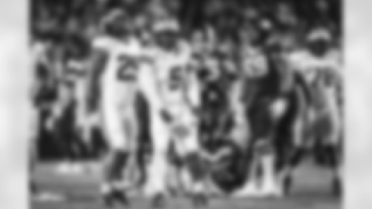 Outside linebacker Josaiah Stewart, Michigan, Round 3, Pick 90