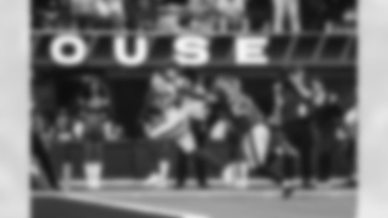 The Los Angeles Rams take on the Tampa Bay Buccaneers in week 12 of the 2025 NFL regular season.