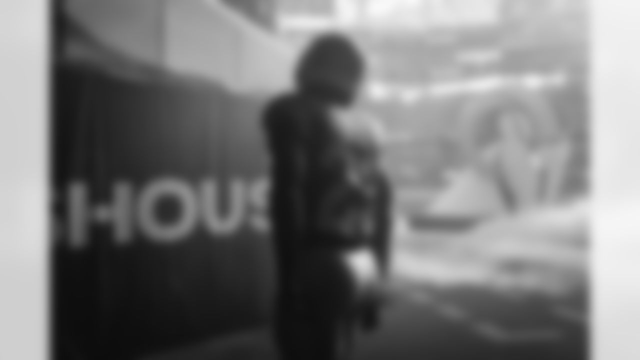 The Los Angeles Rams take on the Detroit Lions in week 15 of the 2025 NFL regular season.