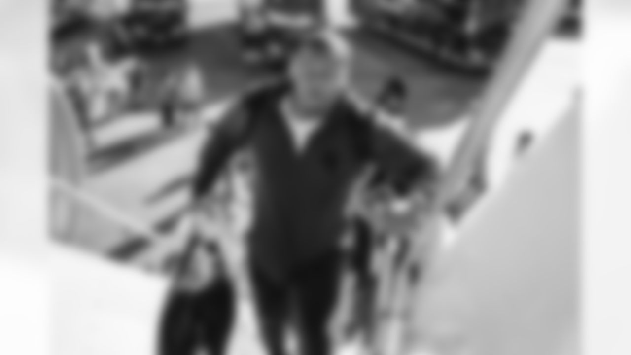 DT Tyler Davis travels to Seattle for Sunday's NFC Championship game