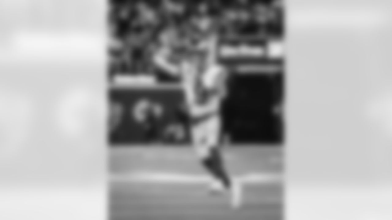 The Los Angeles Rams take on the Tampa Bay Buccaneers in week 12 of the 2025 NFL regular season.