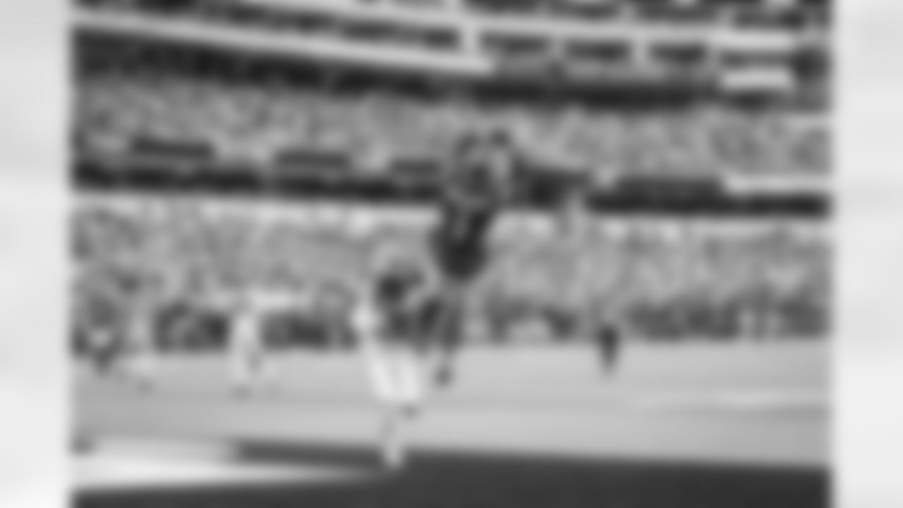 The Los Angeles Rams take on the Carolina Panthers during Week 6 of the 2022 NFL regular season.