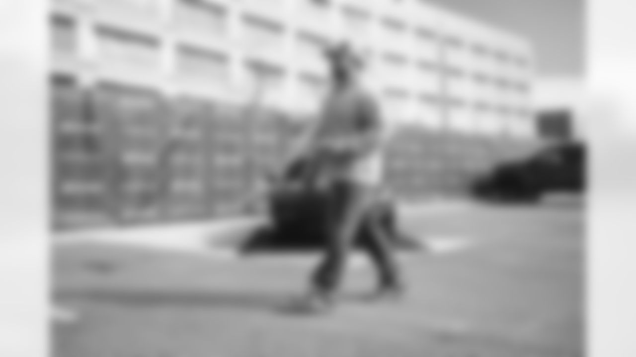 67 OL Justin Dedich arrives at SoFi Stadium for today's matchup against the Saints