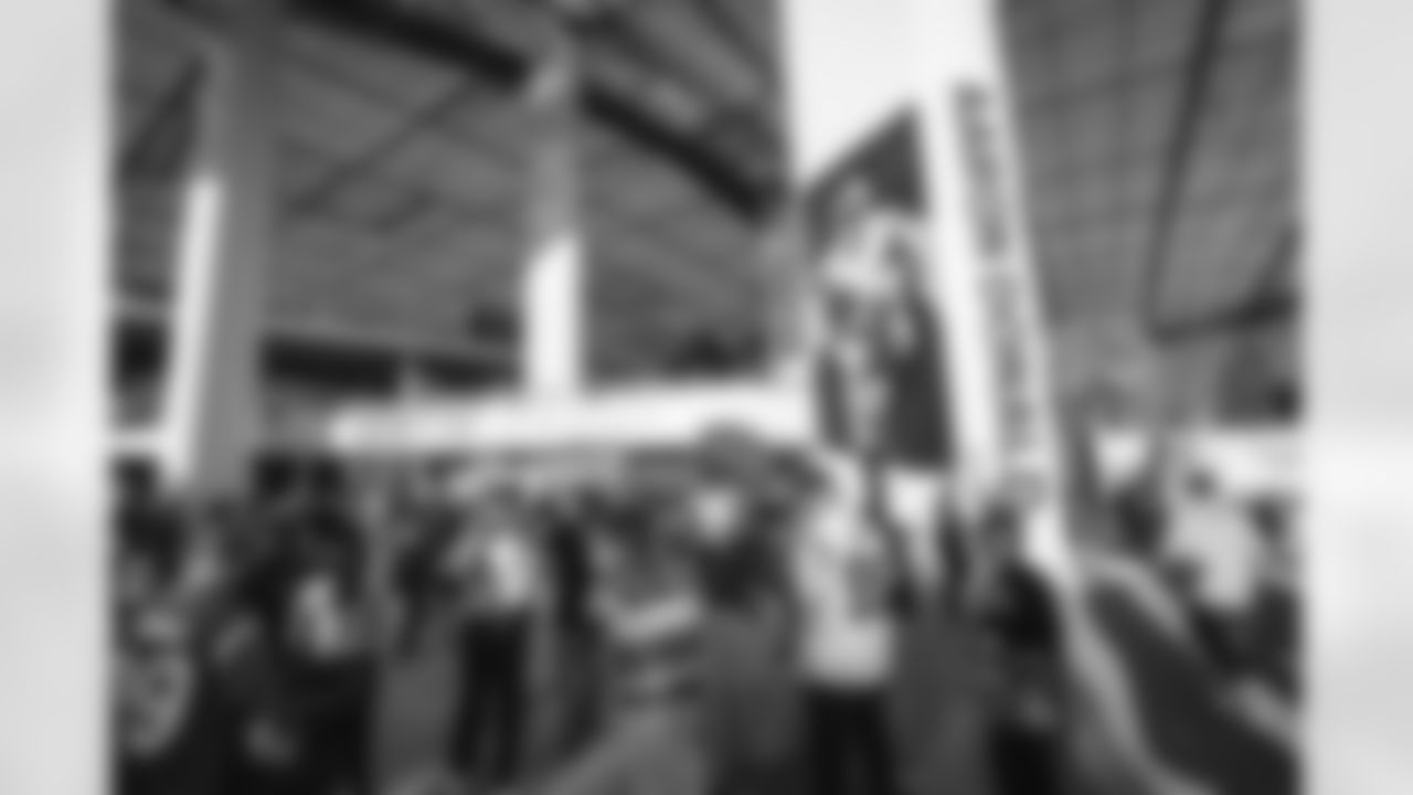 The Los Angeles Rams take on the Tampa Bay Buccaneers in week 12 of the 2025 NFL regular season.