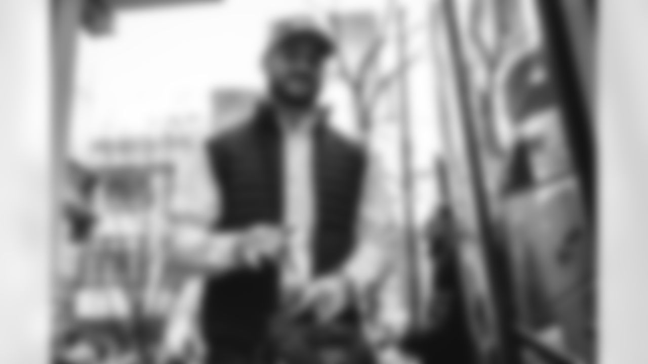 84 TE Colby Parkinson travels to Bank of America Stadium for Wild Card matchup vs. Panthers