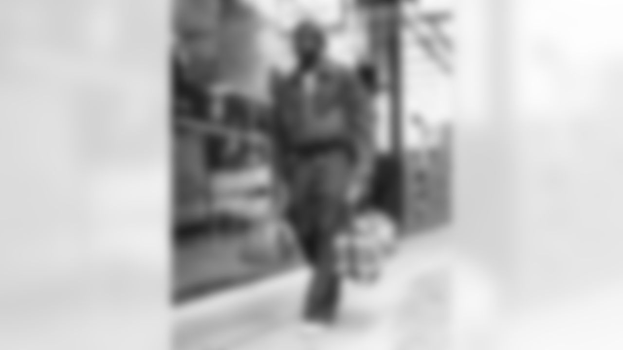 The Los Angeles Rams take on the Seattle Seahawks in week 16 of the 2025 NFL regular season.