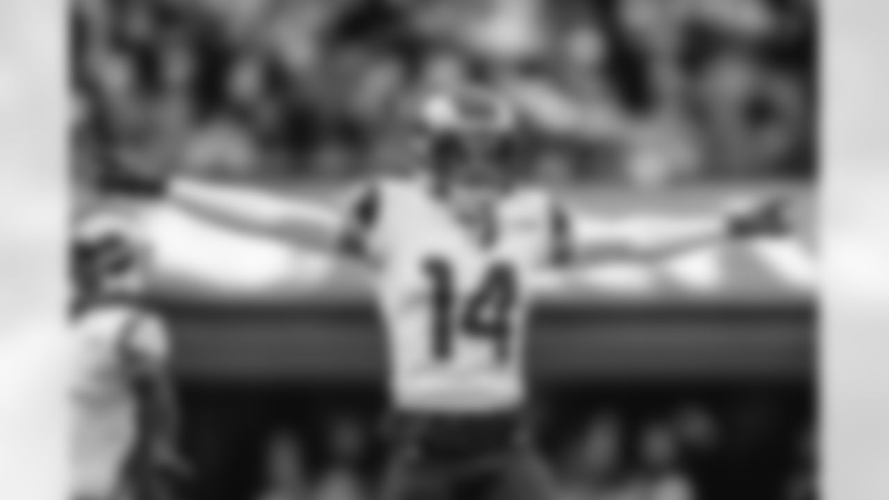 The Los Angeles Rams take on the Carolina Panthers in the wild card round of the 2025 NFL post season.