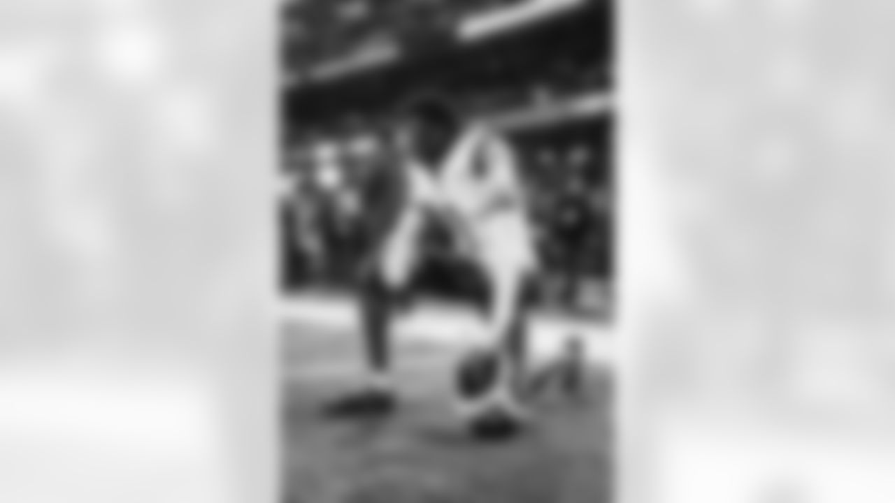 The Los Angeles Rams take on the Chicago Bears in the divisional round of the 2025 NFL post season.