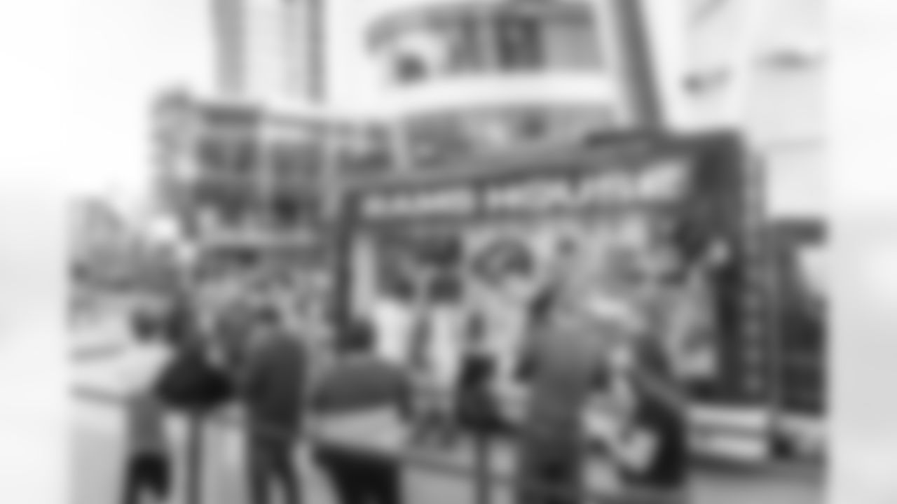 E_260116_Experiential_Playoffs_Activation_RH_0015