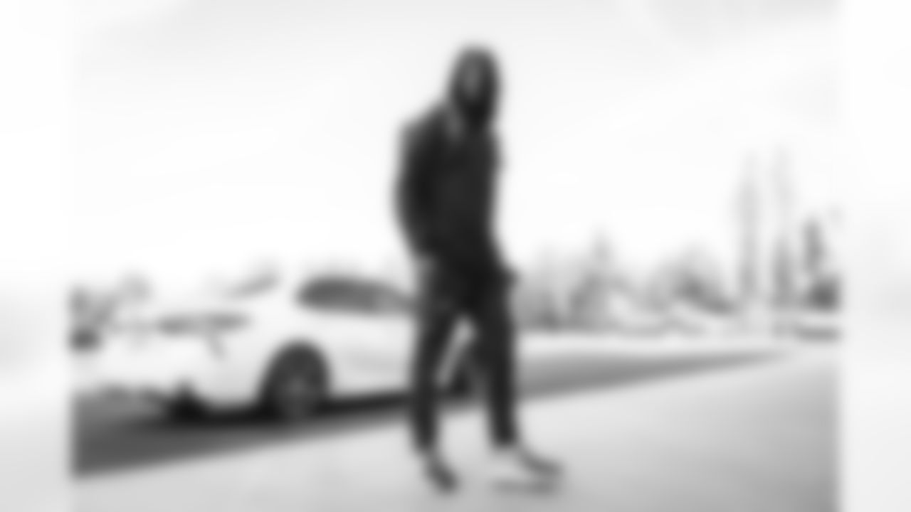 E_TOW17004