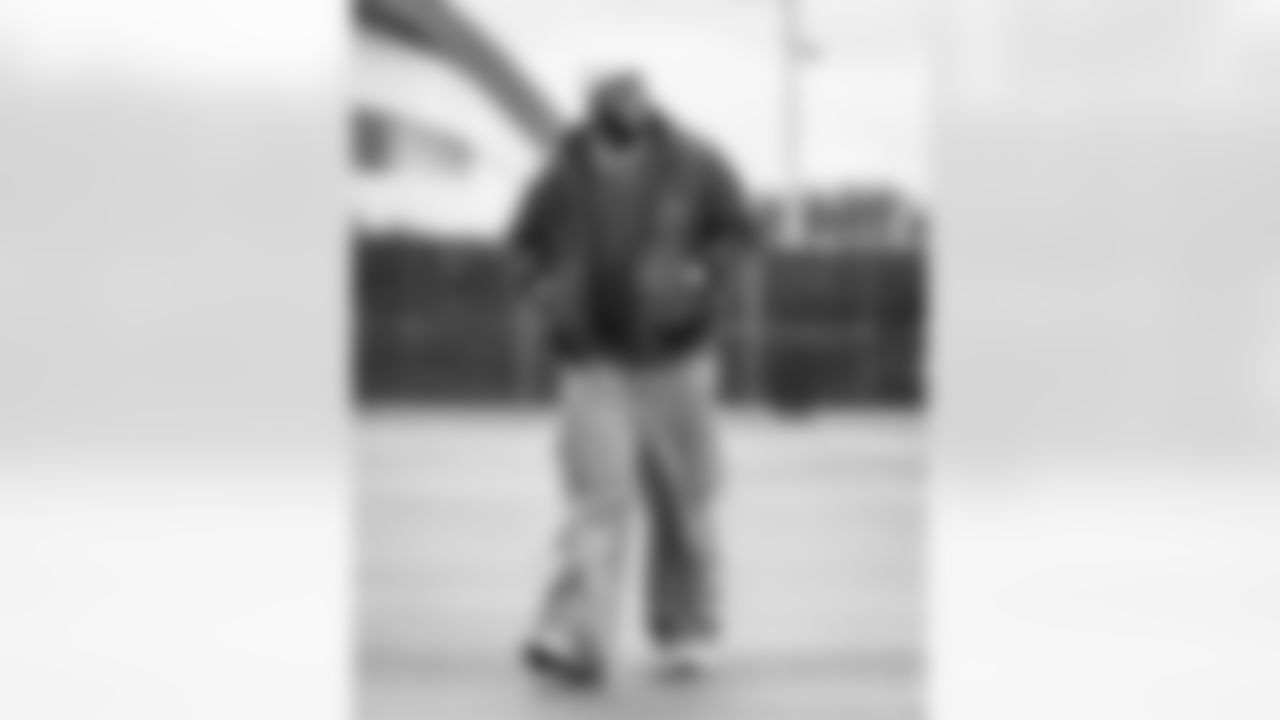 The Los Angeles Rams take on the Arizona Cardinals in week 18 of the 2025 NFL regular season.