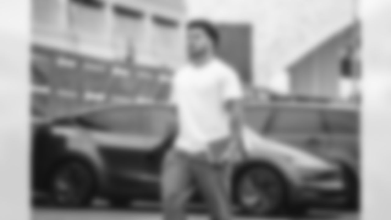 22 RB Blake Corum arrives at SoFi Stadium for today's game vs. the Cardinals