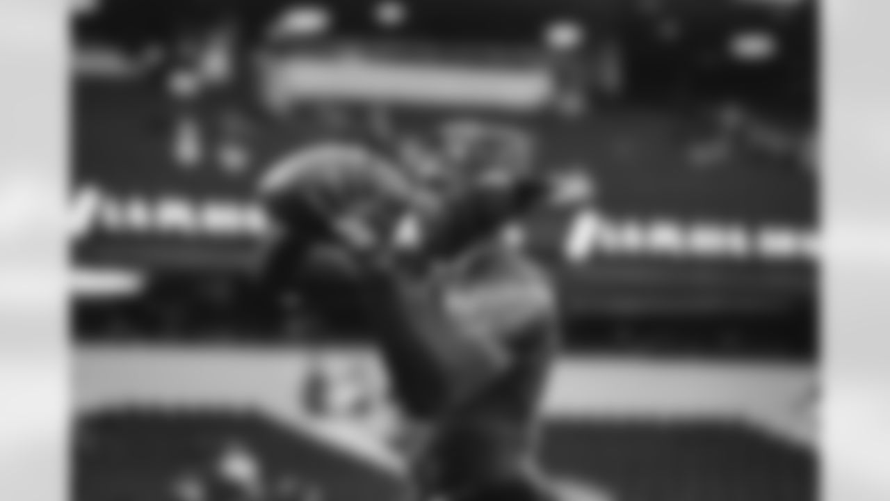 1 CB Emmanuel Forbes Jr. warms up pregame ahead of the Rams vs. Cardinals Week 18 matchup