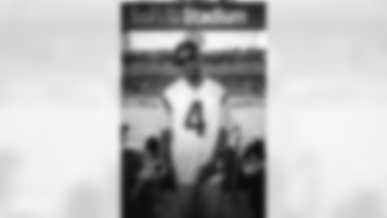 Famous Daye in the Rams House