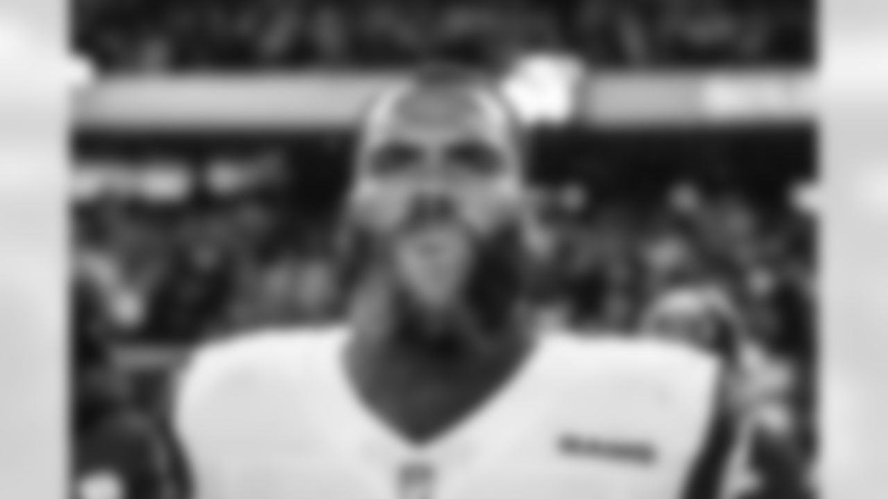 The Los Angeles Rams take on the Chicago Bears in the divisional round of the 2025 NFL post season.