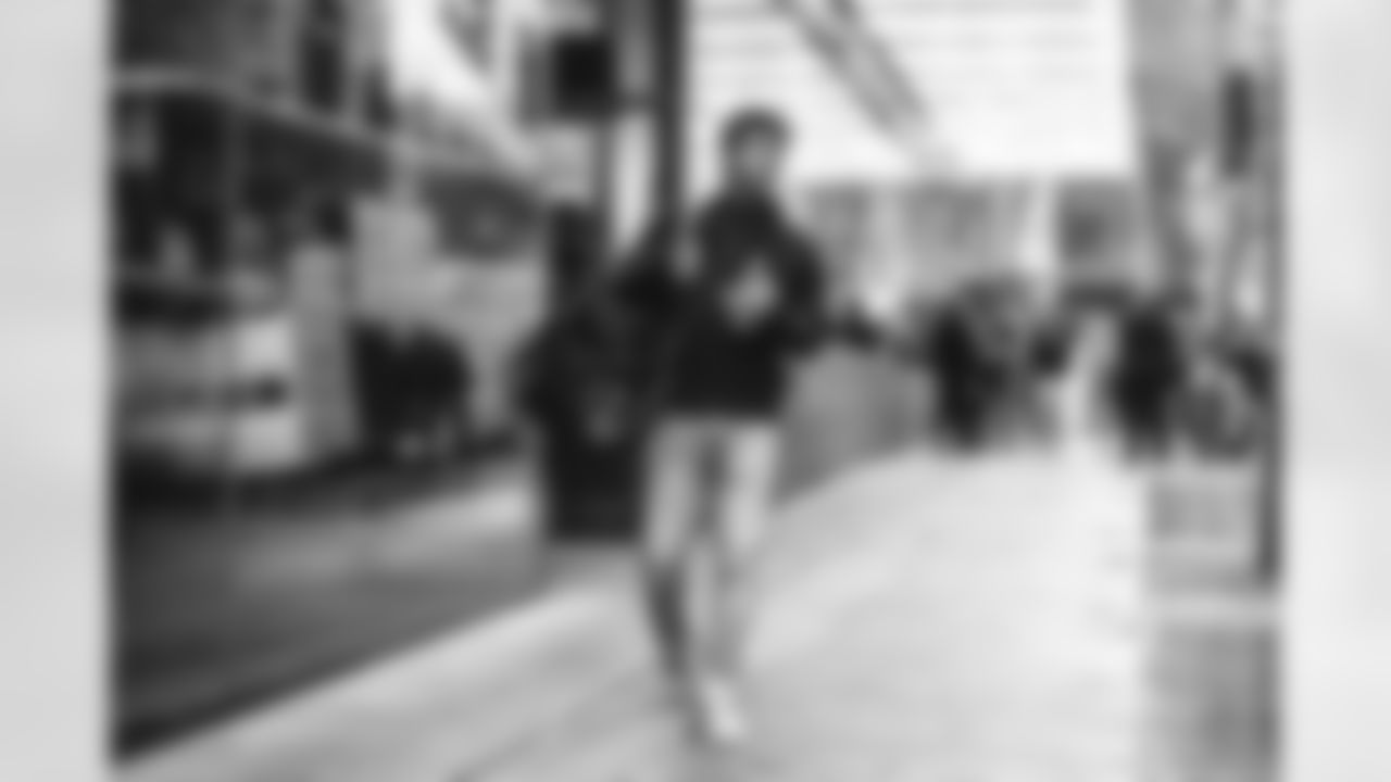 13 QB Stetson Bennett IV travels to Lumen Field for Thursday Night Football vs. the Seahawks