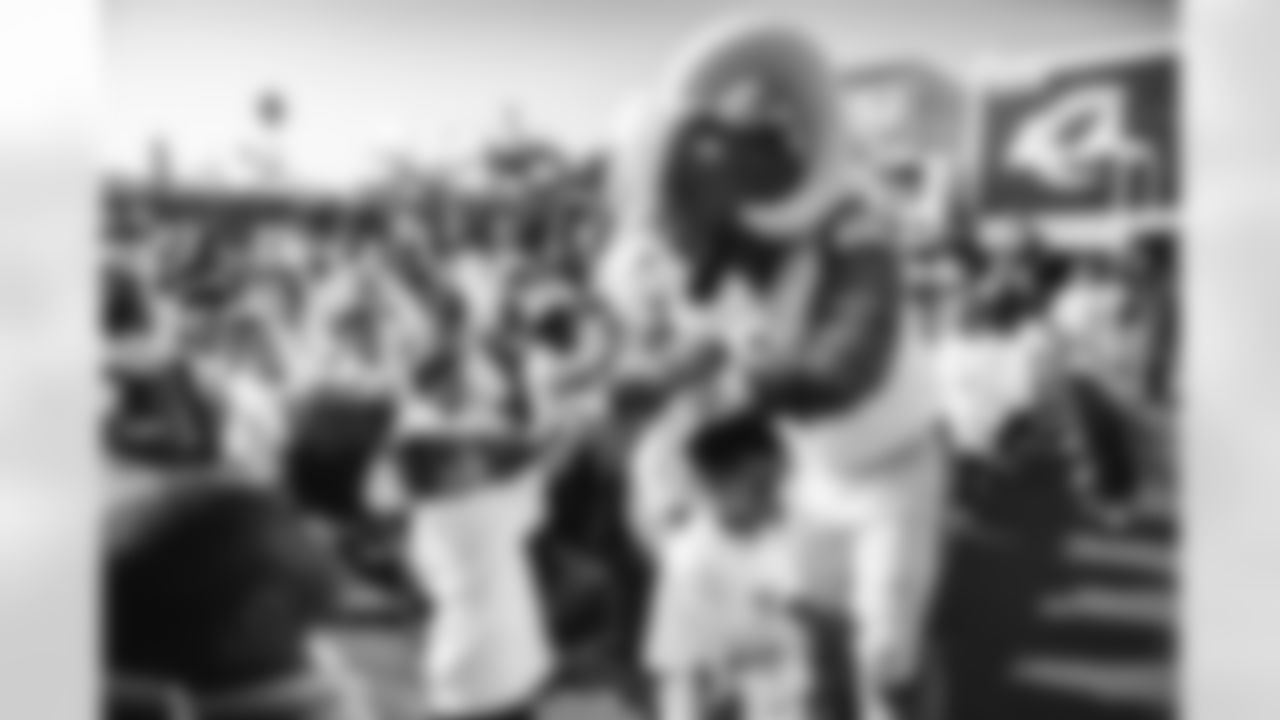 E_251215_Holiday_Bike_Giveaway_HY_00032