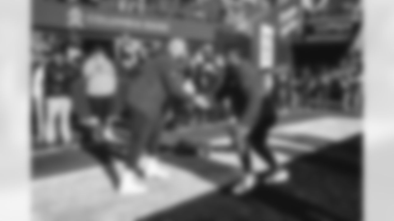 55 DE Braden Fiske & 91 DE Kobie Turner warm up pregame ahead of the Rams vs. Seahawks NFC Championship game