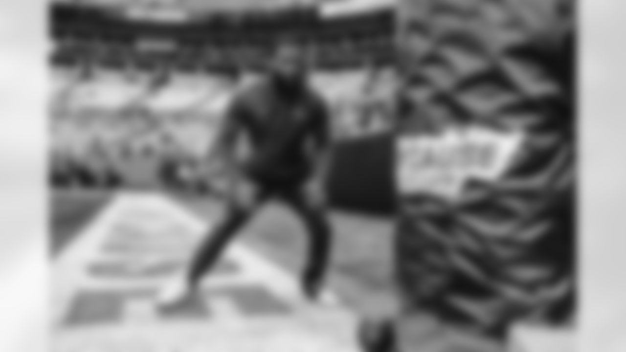 48 ILB Omar Speights warms up pregame ahead of the Rams vs. Panthers Week 13 matchup