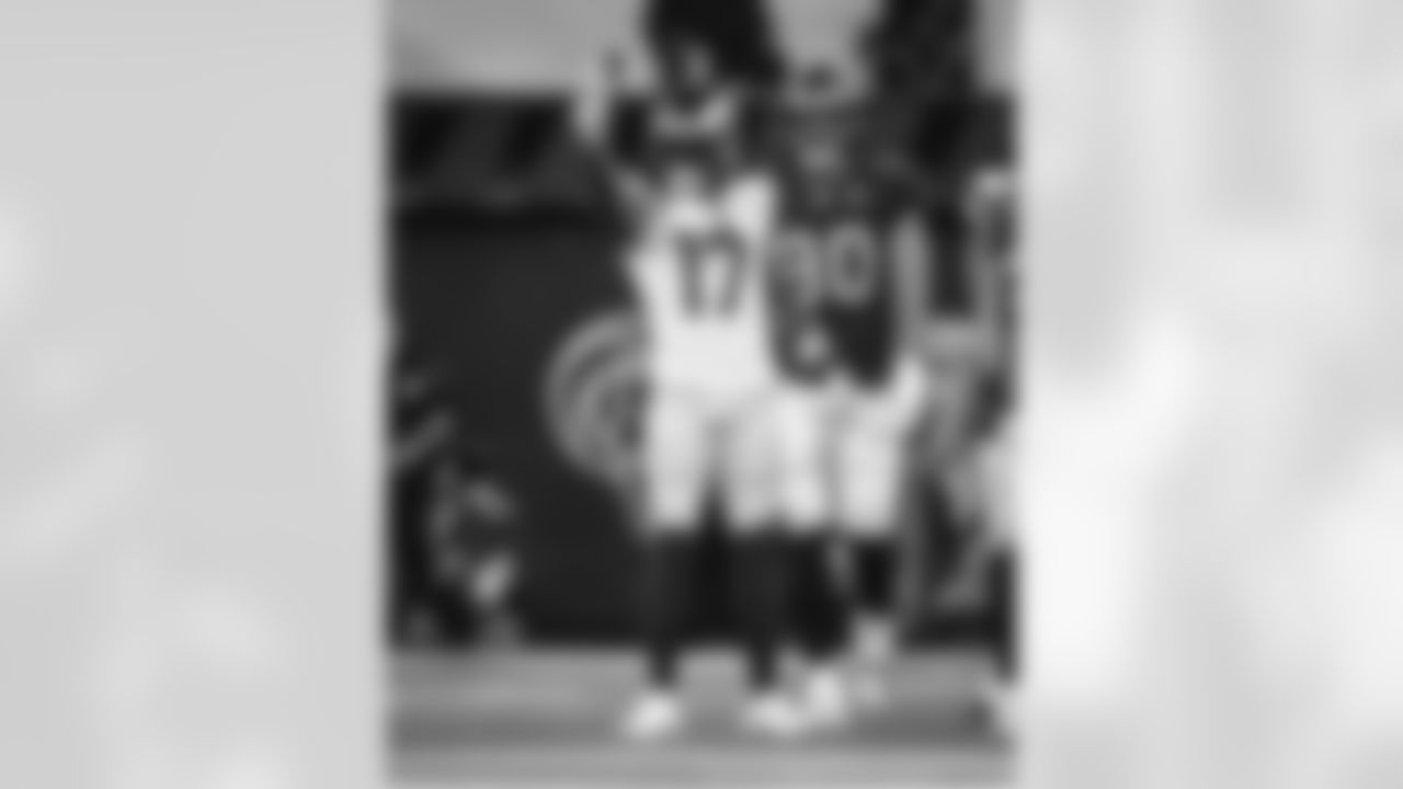 The Los Angeles Rams take on the Tampa Bay Buccaneers in week 12 of the 2025 NFL regular season.