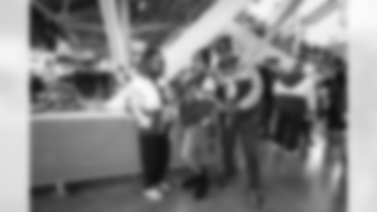 E_260104_Rams_vs_Cardinals_TE_111