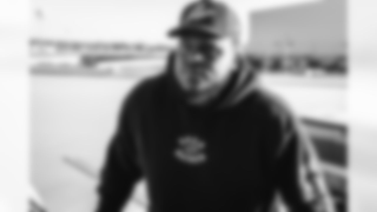 E_251206_Regular_Season_Week_14_Travel_BT_0011