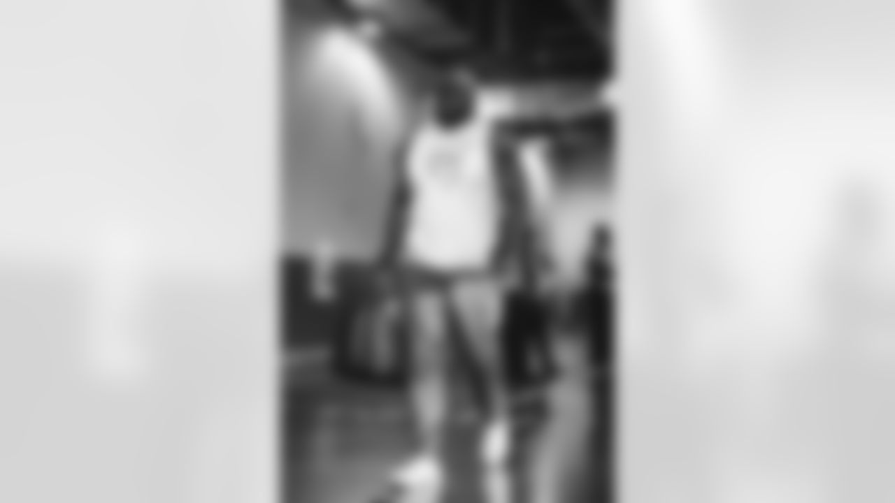 69 OL Kevin Dotson arrives at SoFi Stadium for today's matchup against the Saints