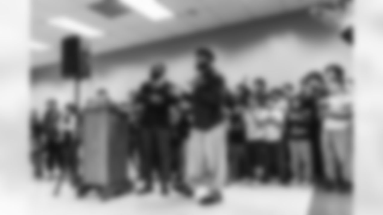 E_251118_KyrenWilliams_NELincoln_Rams_Turkey_Distribution_AD_0132