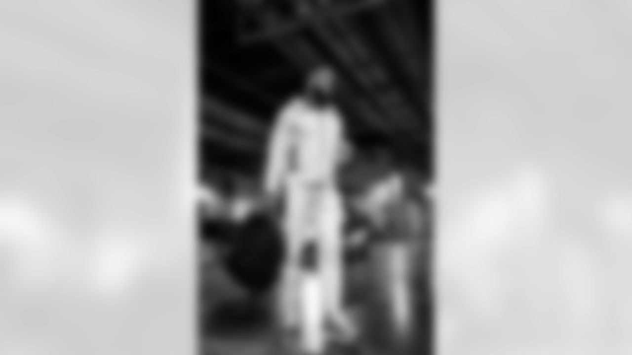 48 ILB Omar Speights arrives at SoFi Stadium for today's matchup against the Seahawks