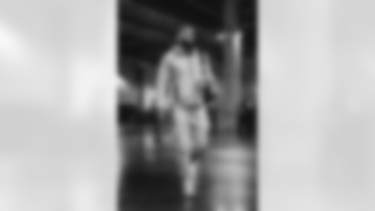 48 ILB Omar Speights arrives at SoFi Stadium for today's matchup against the Saints