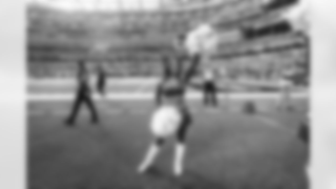 The Los Angeles Rams take on the Detroit Lions in week 15 of the 2025 NFL regular season.