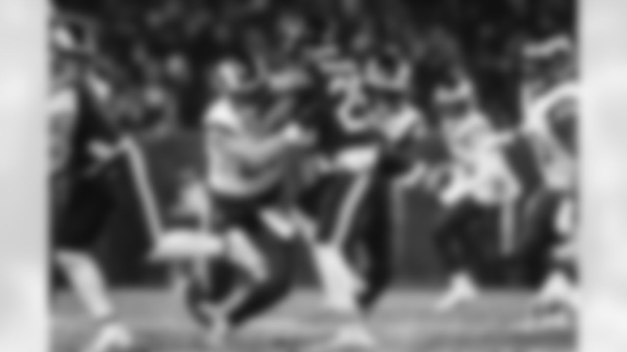 The Los Angeles Rams take on the Chicago Bears in the divisional round of the 2025 NFL post season.