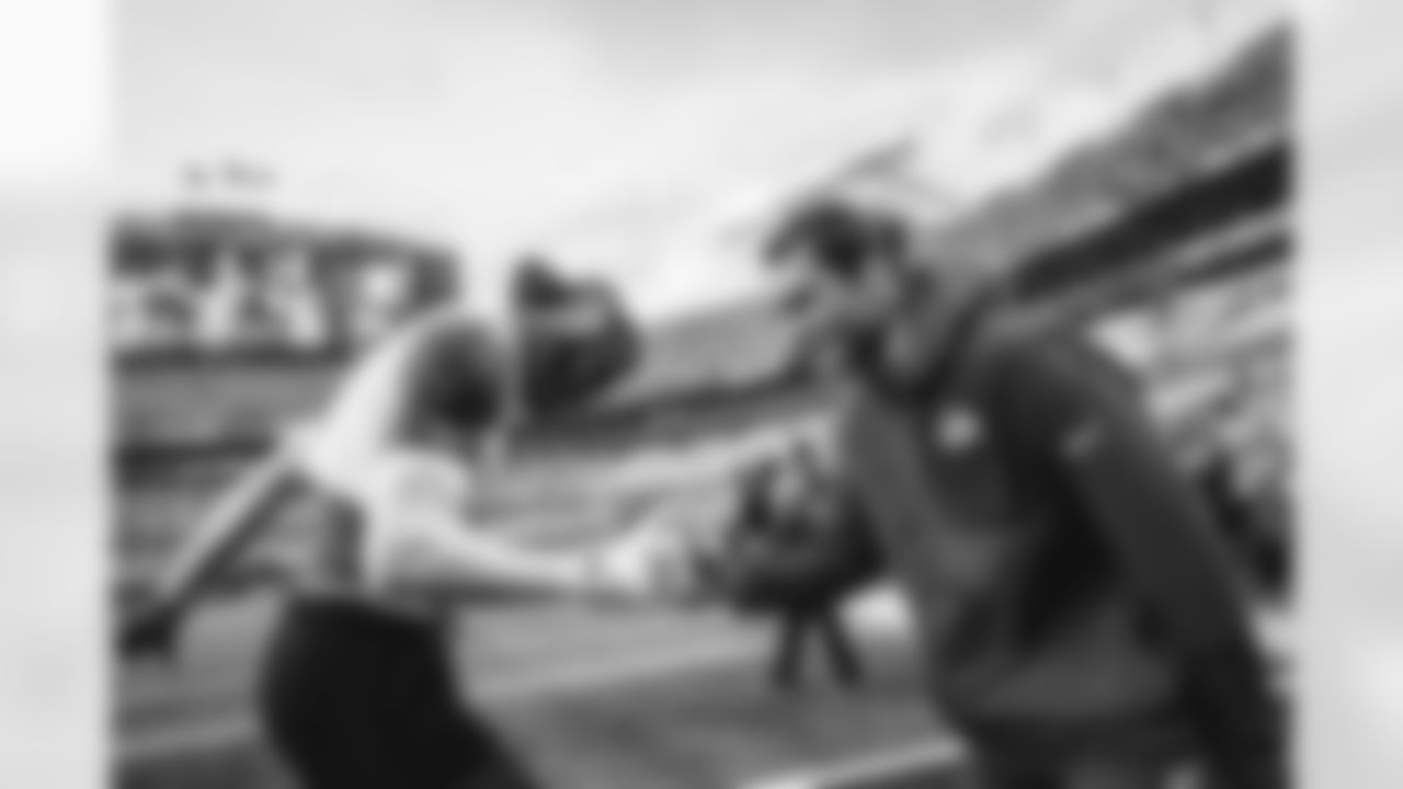 1 CB Emmanuel Forbes Jr. & 17 WR Puka Nacua warm up pregame ahead of the Rams vs. Panthers Wild Card matchup