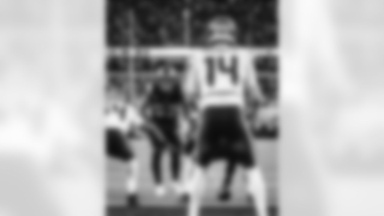 The Los Angeles Rams take on the Seattle Seahawks in week 11 of the 2025 NFL regular season.