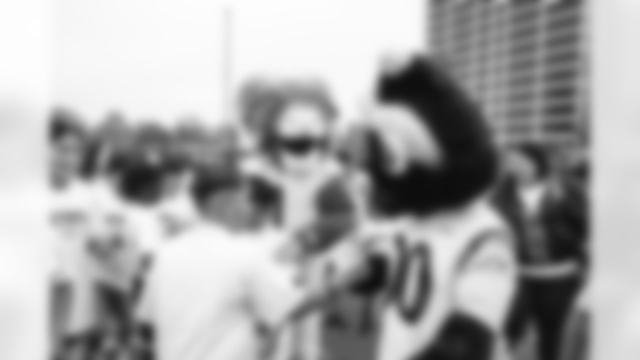E_250914_Football_Meets_Football_Clinic_JM_0041