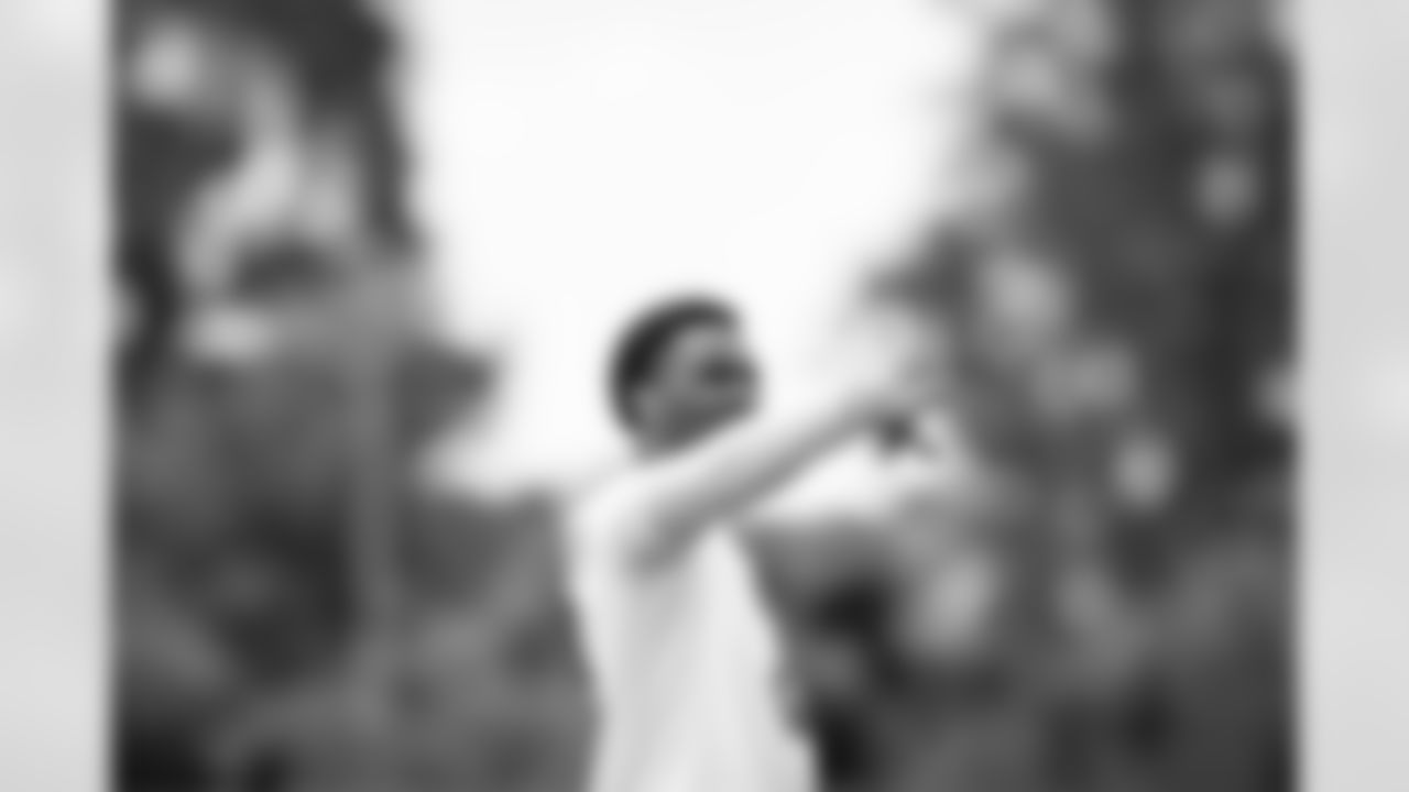 E_TOW23037
