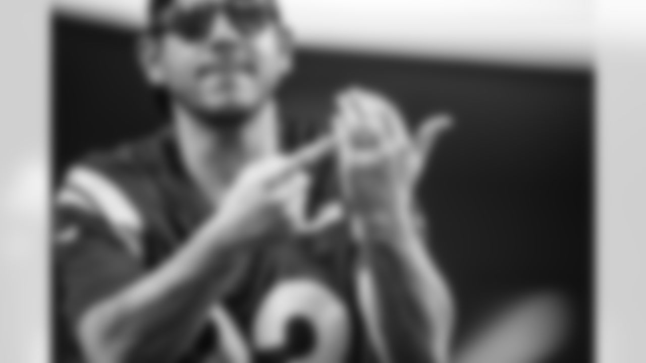 E_260104_Rams_vs_Cardinals_TE_676