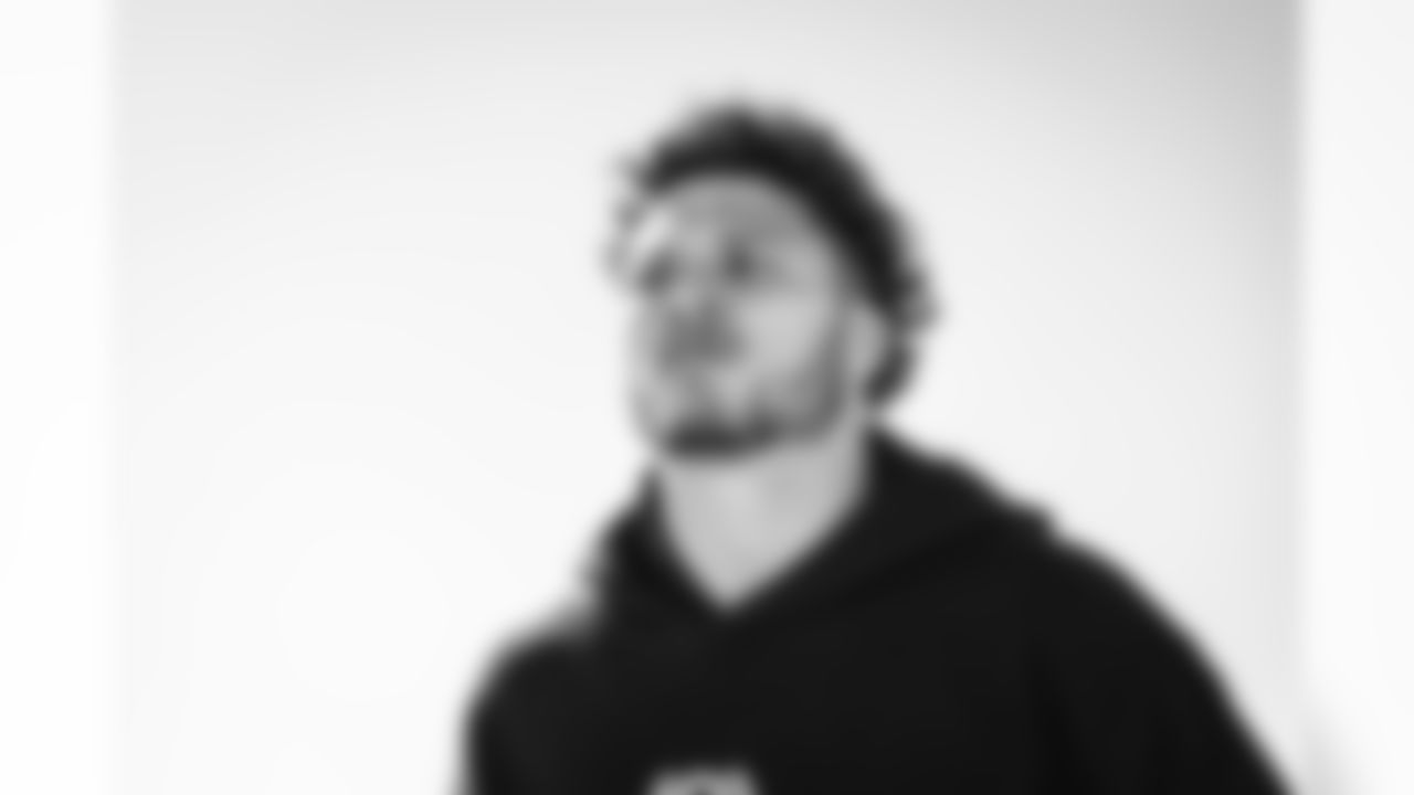 22 RB Blake Corum travels to Carolina for Wild Card matchup vs. Panthers