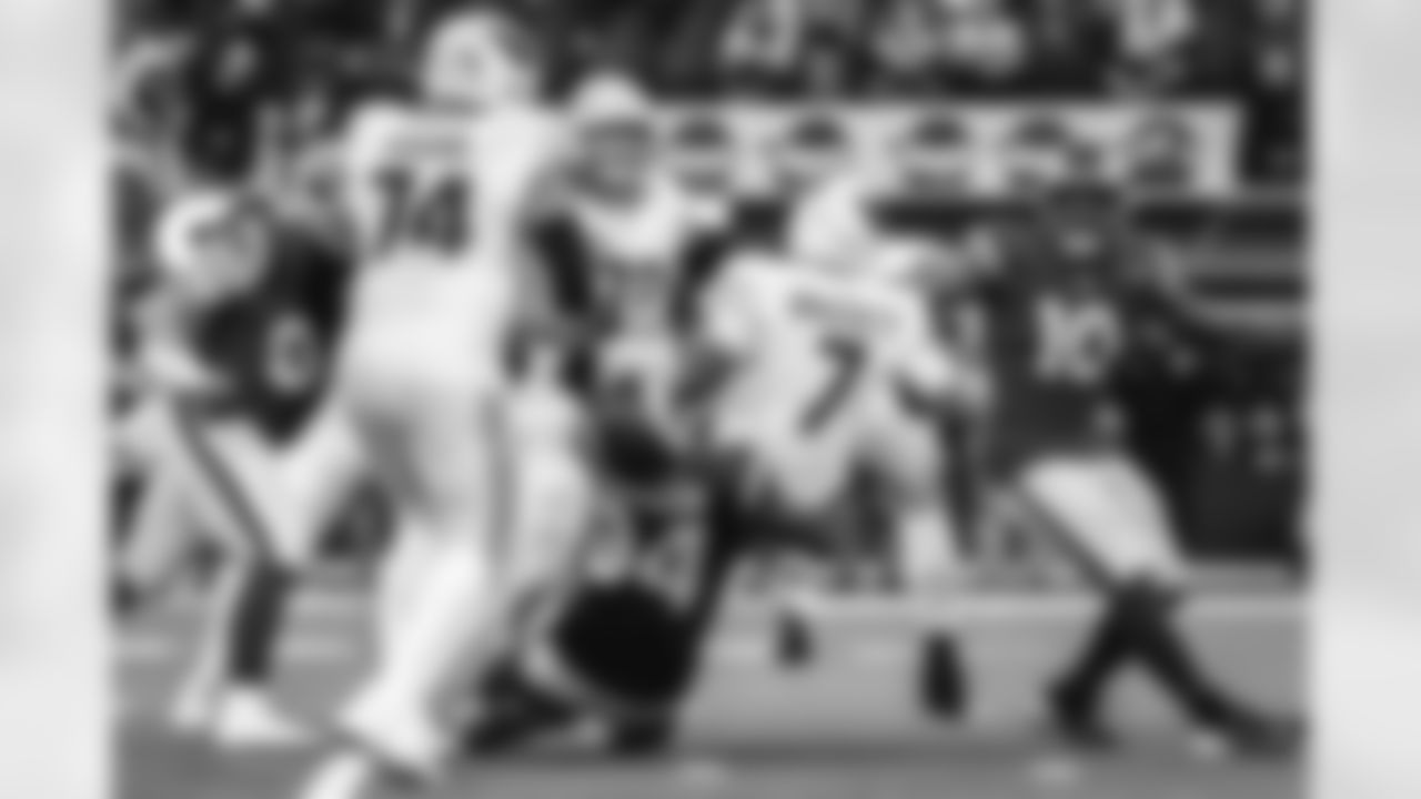 The Los Angeles Rams take on the Arizona Cardinals in week 18 of the 2025 NFL regular season.