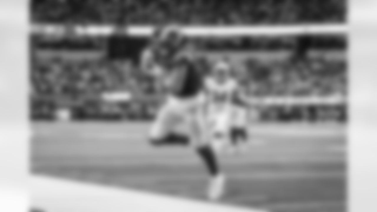 The Los Angeles Rams take on the Arizona Cardinals in week 18 of the 2025 NFL regular season.