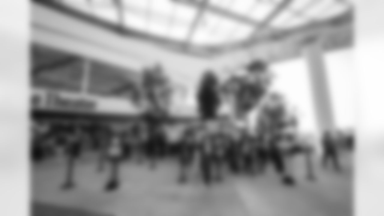 The Los Angeles Rams take on the Detroit Lions in week 15 of the 2025 NFL regular season.