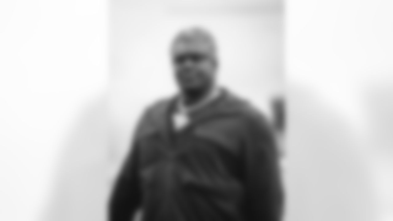 95 NT Poona Ford arrives at SoFi Stadium for today's game vs. the Cardinals