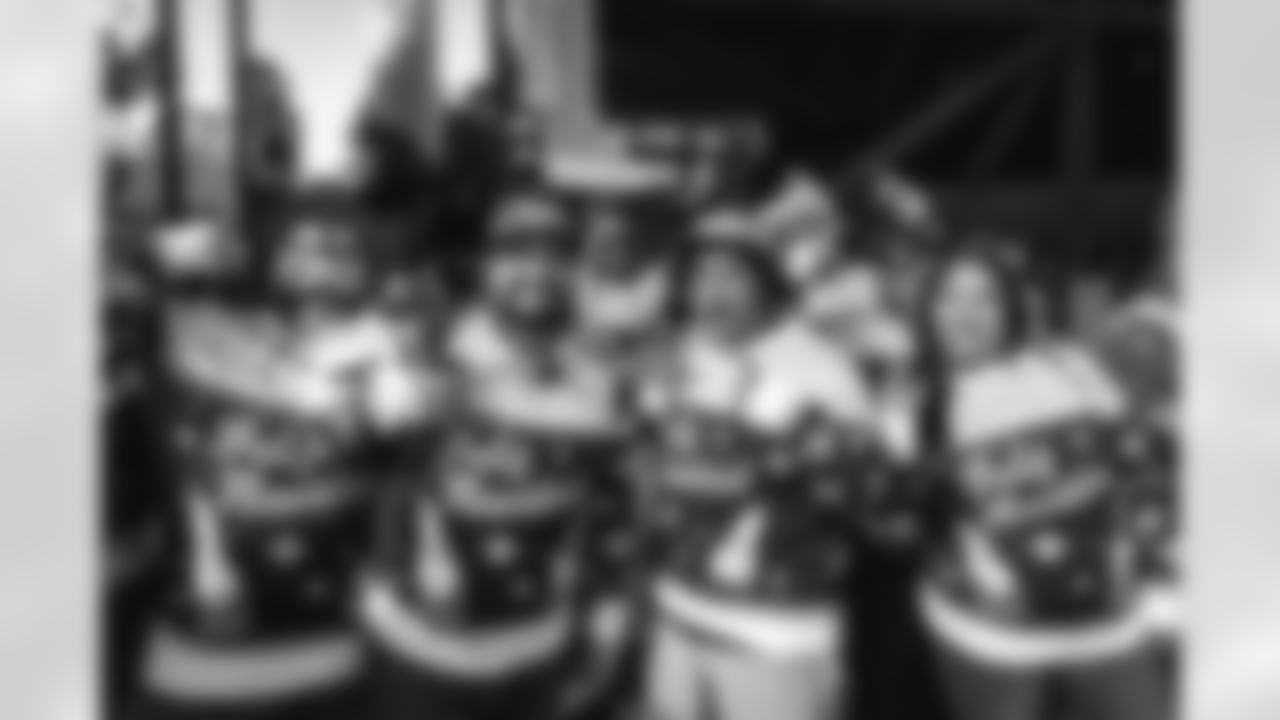 The Los Angeles Rams take on the Detroit Lions in week 15 of the 2025 NFL regular season.